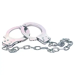 Cătușe Metalice Cu Lanț Argintiu pe SexLab