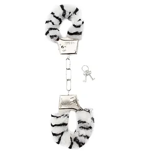 Cătușe Shots Furry Handcuffs Negru pe SexLab