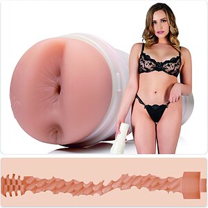 Fleshlight Mia Malkova Boss Level pe SexLab