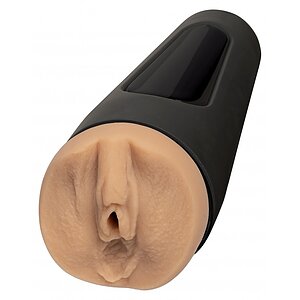 Masturbator Main Squeeze Julia Ann pe SexLab