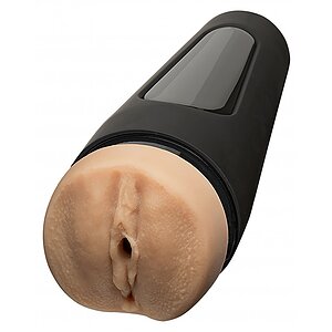 Masturbator Main Squeeze Playmate Iryna pe SexLab